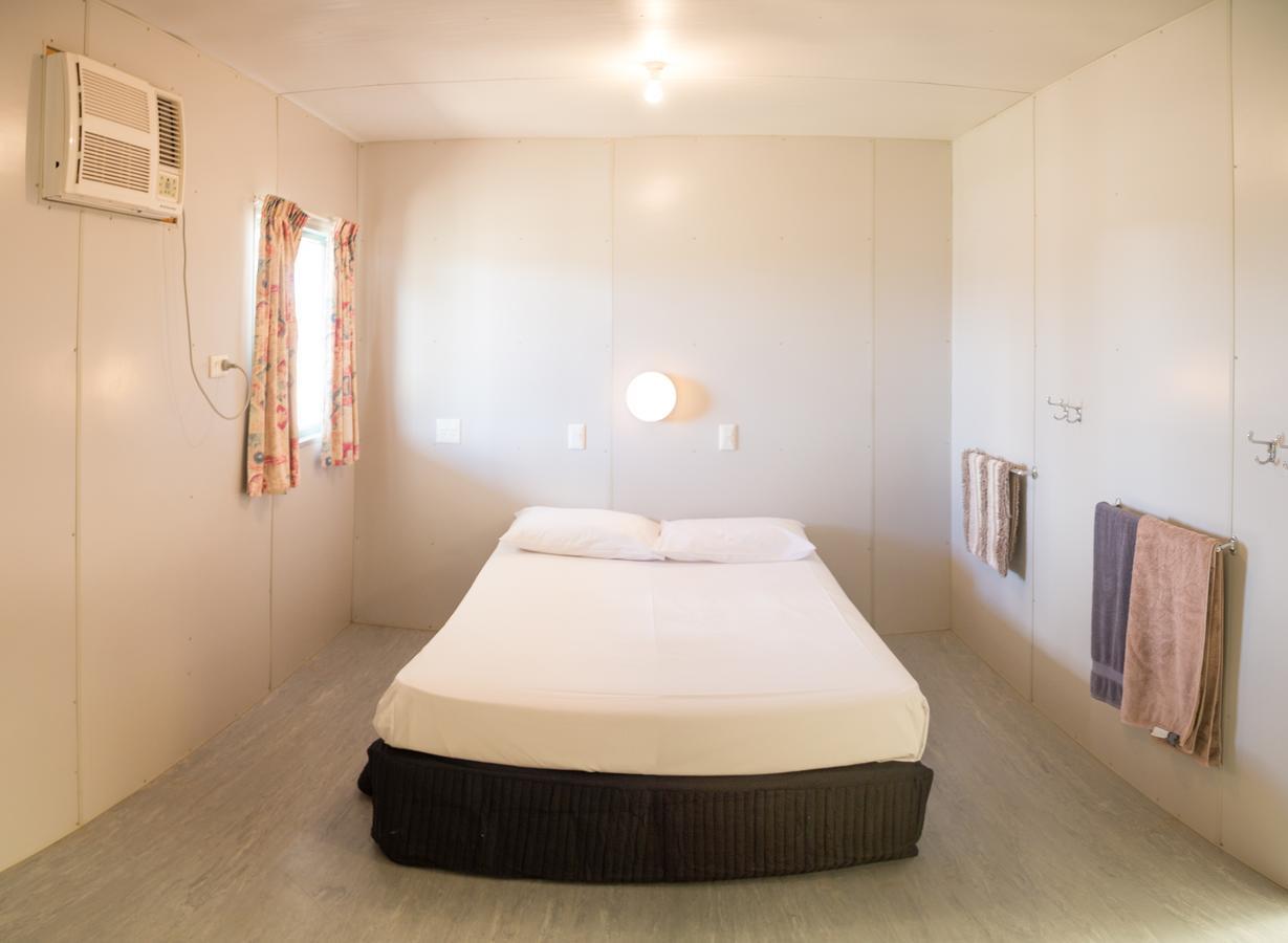 Stork Rd Budget Rooms - Private Rooms With Shared Bathrooms Access To Pool Longreach Εξωτερικό φωτογραφία